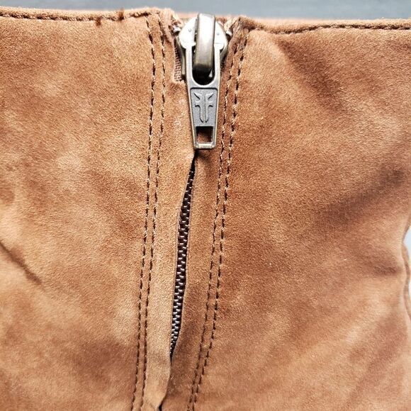 Frye    - Picture 4 of 6